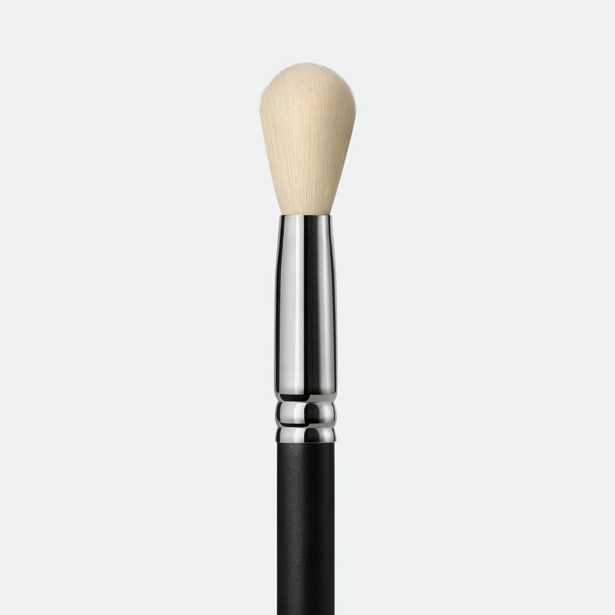 168 Synthetic Large Angled Contour Brush - S7HK01