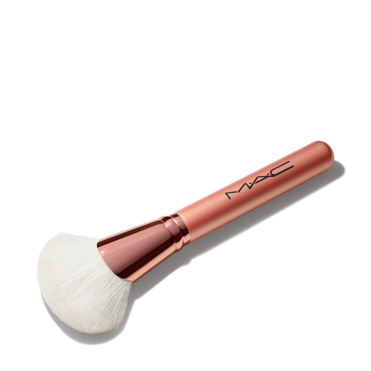 143S Bronzer Fan Brush - NYF101